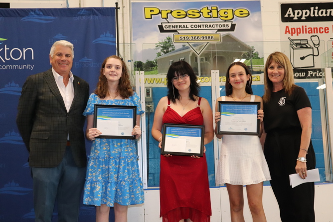 2025 Outstanding Youth Award Winners